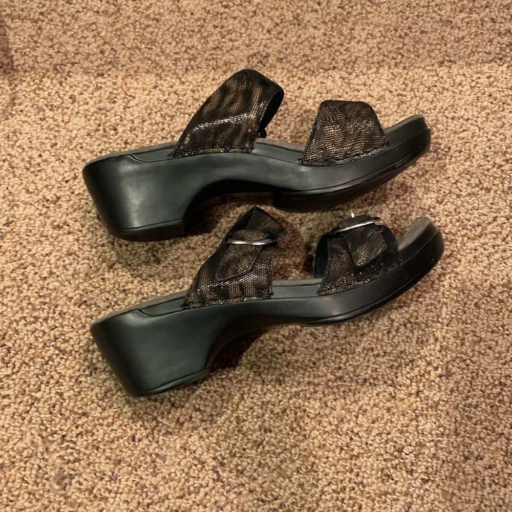 Dansko Sophie animal print Shimmer Leather Slide Wedge platform Sandal EU 39 8.5